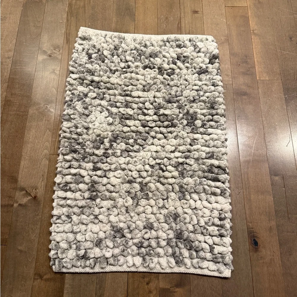 Plush Gray Bath Mat
